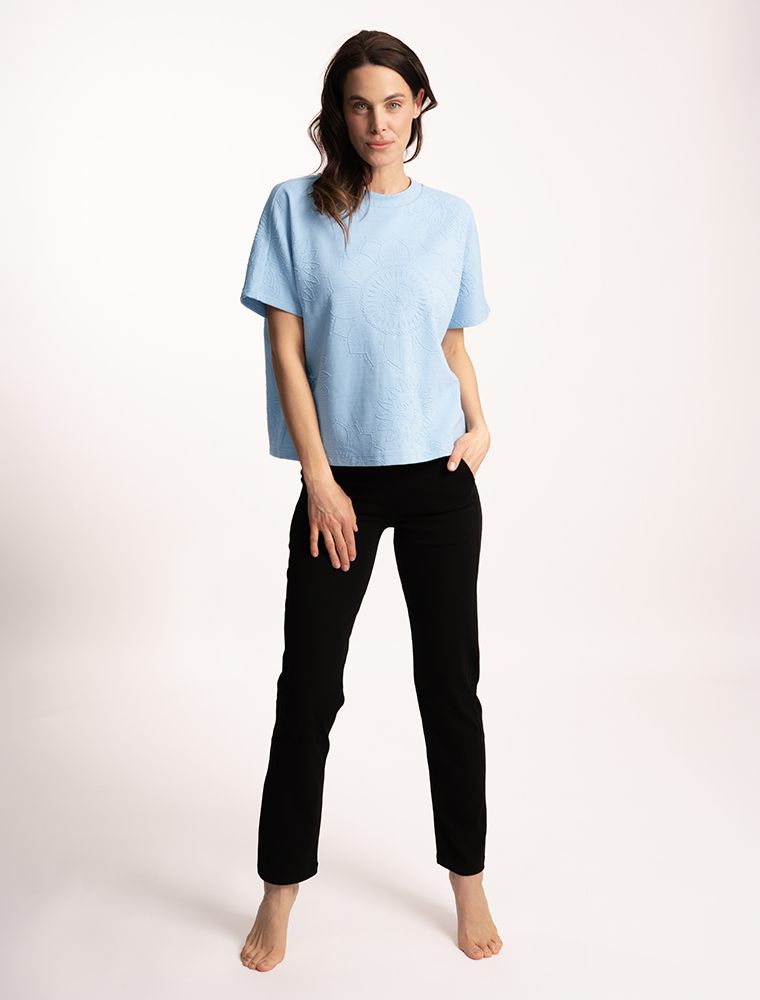 158499_akama_schwarz_3